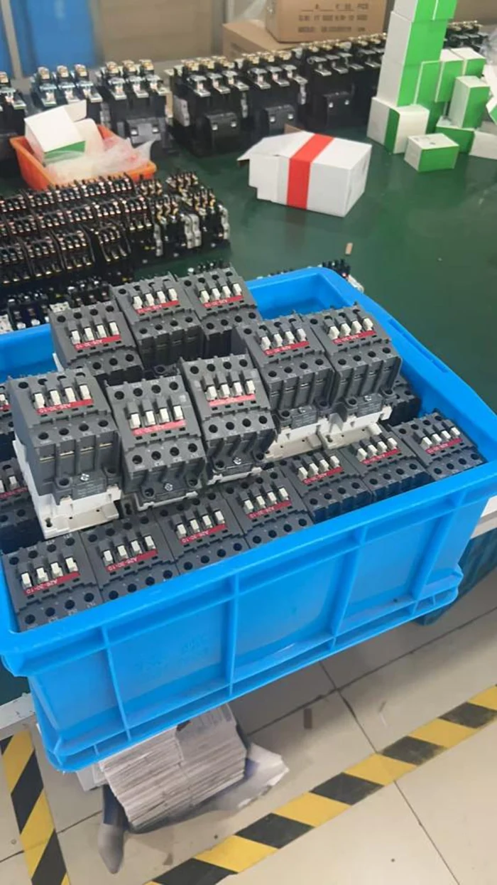 A50-30-11 3 Pole AC Contactor 100A 1NO+1NC Auxiliary Contacts